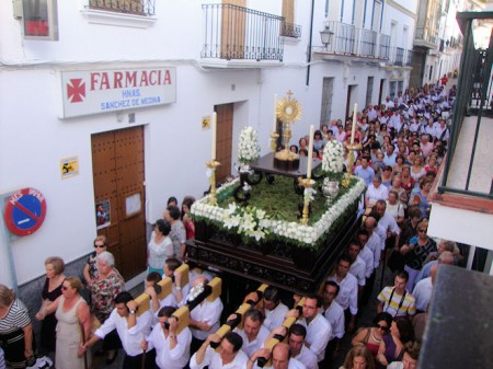 La procesión del Corpus, por la calle Botica (Foto: Merceditas)
