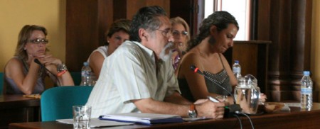 El portavoz de IU, José García Solano, en el pleno del 15 de julio de 2011