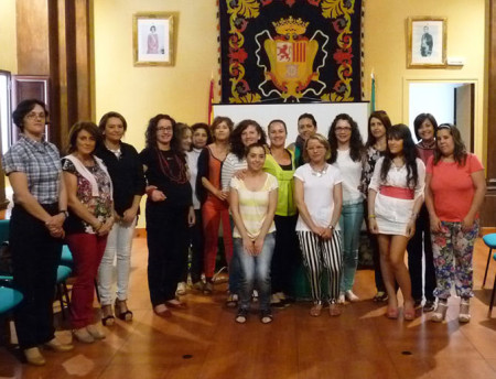 Participantes en el curso, con la concejal Remedios González (Foto: web municipal).