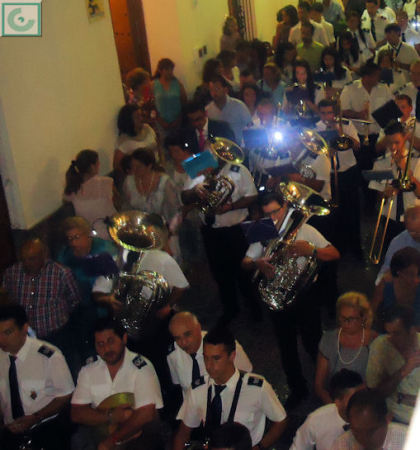 El acompañamiento musical de la procesión, a cargo de la Banda Municipal de Música, dirigida por Juan Pedro Viruez.