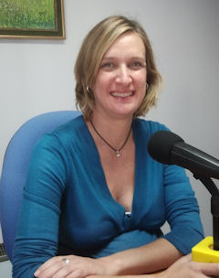 Isabel Gómez, en una intervención en Radio Ubrique.