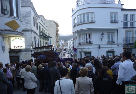 La procesión, entrando en la calle San Sebastián.