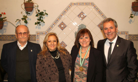 La ubriqueña María del Pilar Gil Hernández, con José Ortega, Pili Fuentes Gómez y Carlos Santos Valle.