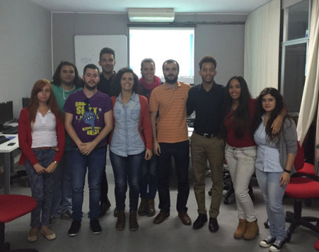 Participantes en el curso, con el concejal de Juventud (Foto: web municipal).
