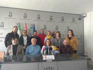 Equipo de gobierno y portavoces de todos los grupos municipales.