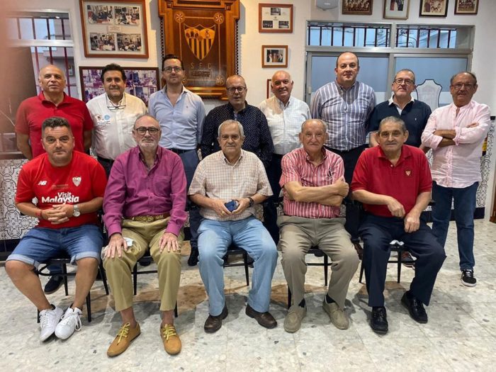 Los presidentes de la Peña Sevillista de Ubrique, reunidos el 15 de junio de 2020.