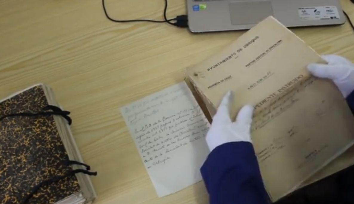 Documentos sobre Fausto de las Cuevas en el Archivo Municipal de Ubrique.
