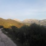 A medida que asciendo el silencio comienza a palparse.