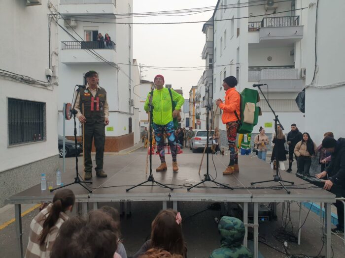 Cuarteto de tres en el escenario de la calle San Miguel (Foto: Juan Manuel Román).